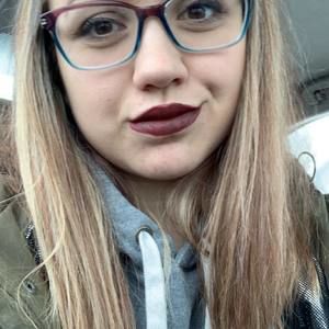 Meet your Posher, Christina